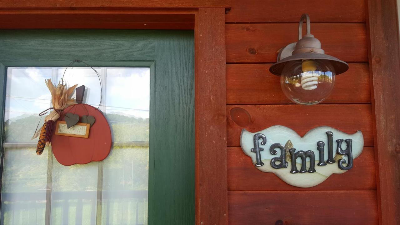 Amish Blessings Cabins 米勒斯堡 外观 照片