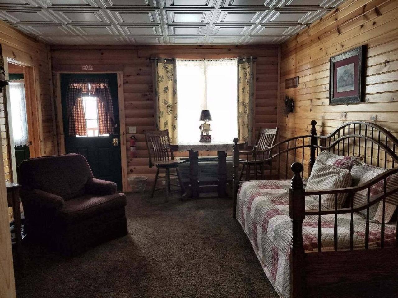 Amish Blessings Cabins 米勒斯堡 外观 照片
